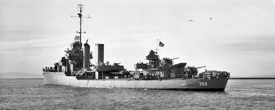 USS Worden (DD 352) in 1942